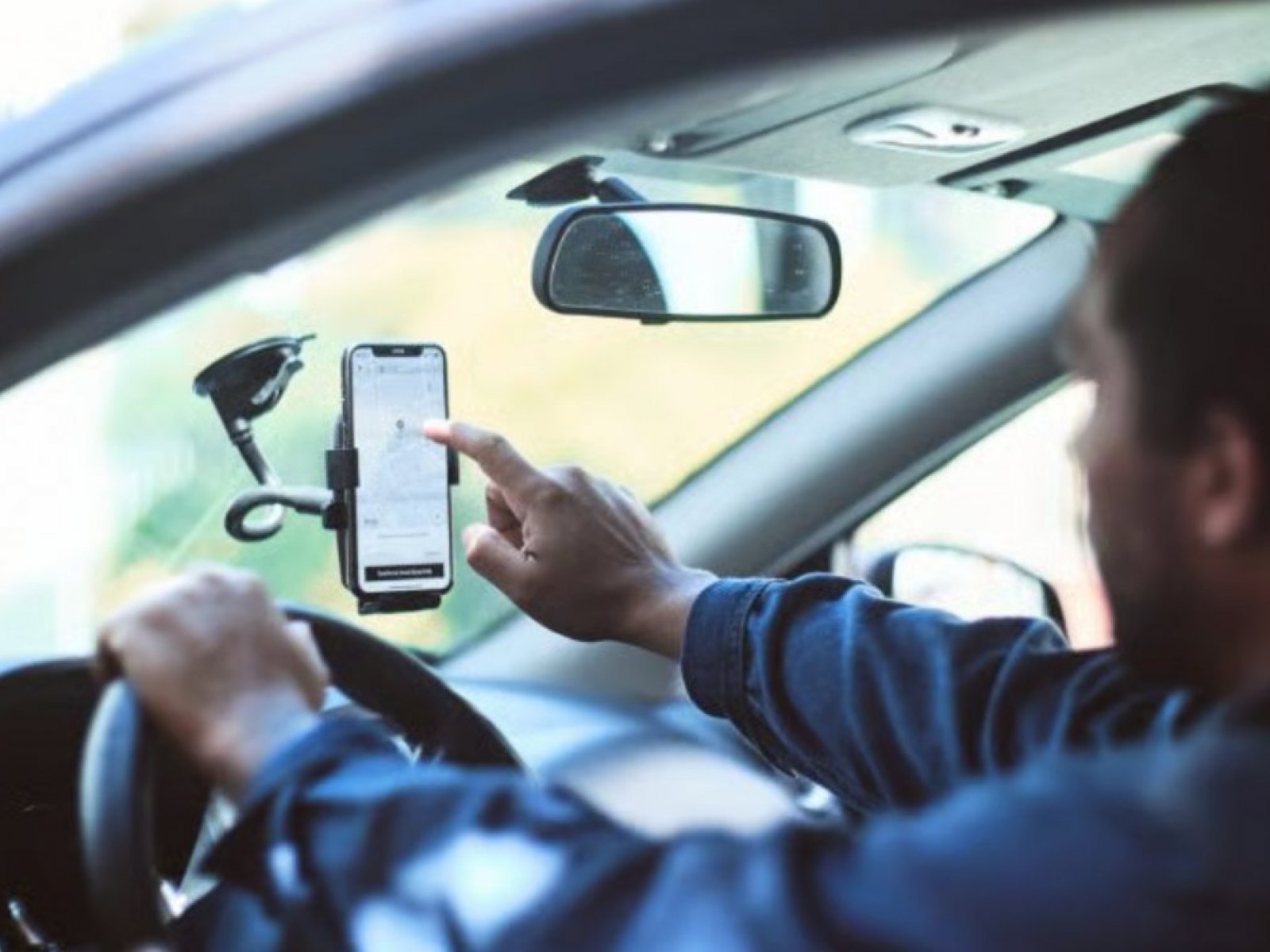 Prefeitura sanciona lei que obriga instalação de câmeras em carros de aplicativos em Salvador