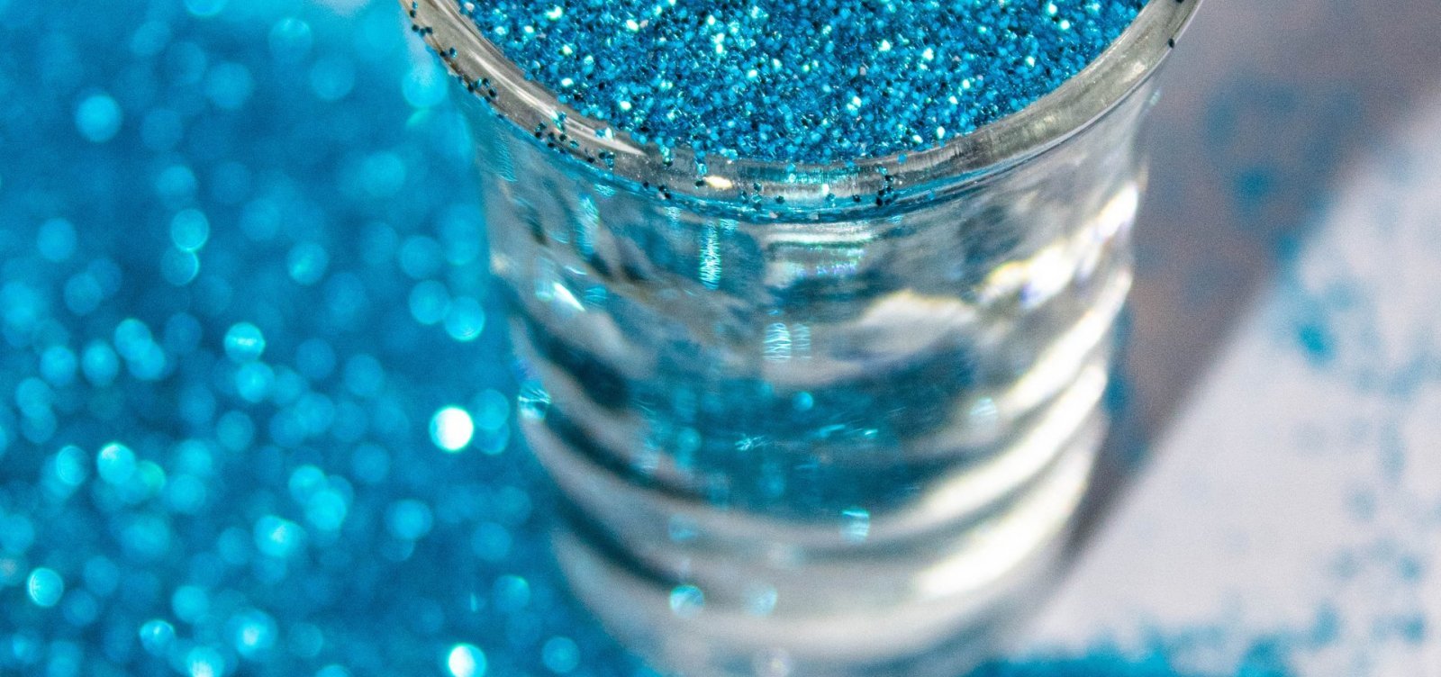 Anvisa suspende venda de glitters usados em confeitaria por conter plástico e substância desconhecida