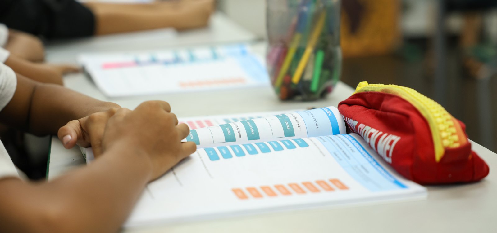 Em meio a debate sobre padronização, Salvador torna obrigatório ensino de conteúdos locais