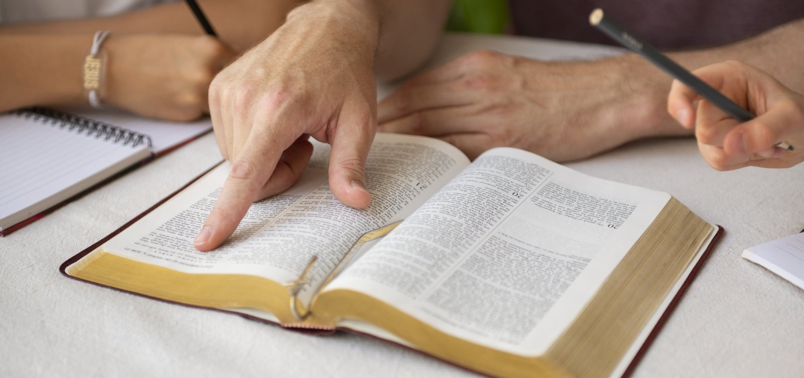 Lei que põe Bíblia nas escolas de Salvador ignora Torá, Alcorão, Livro dos Espíritos e dos Orixás