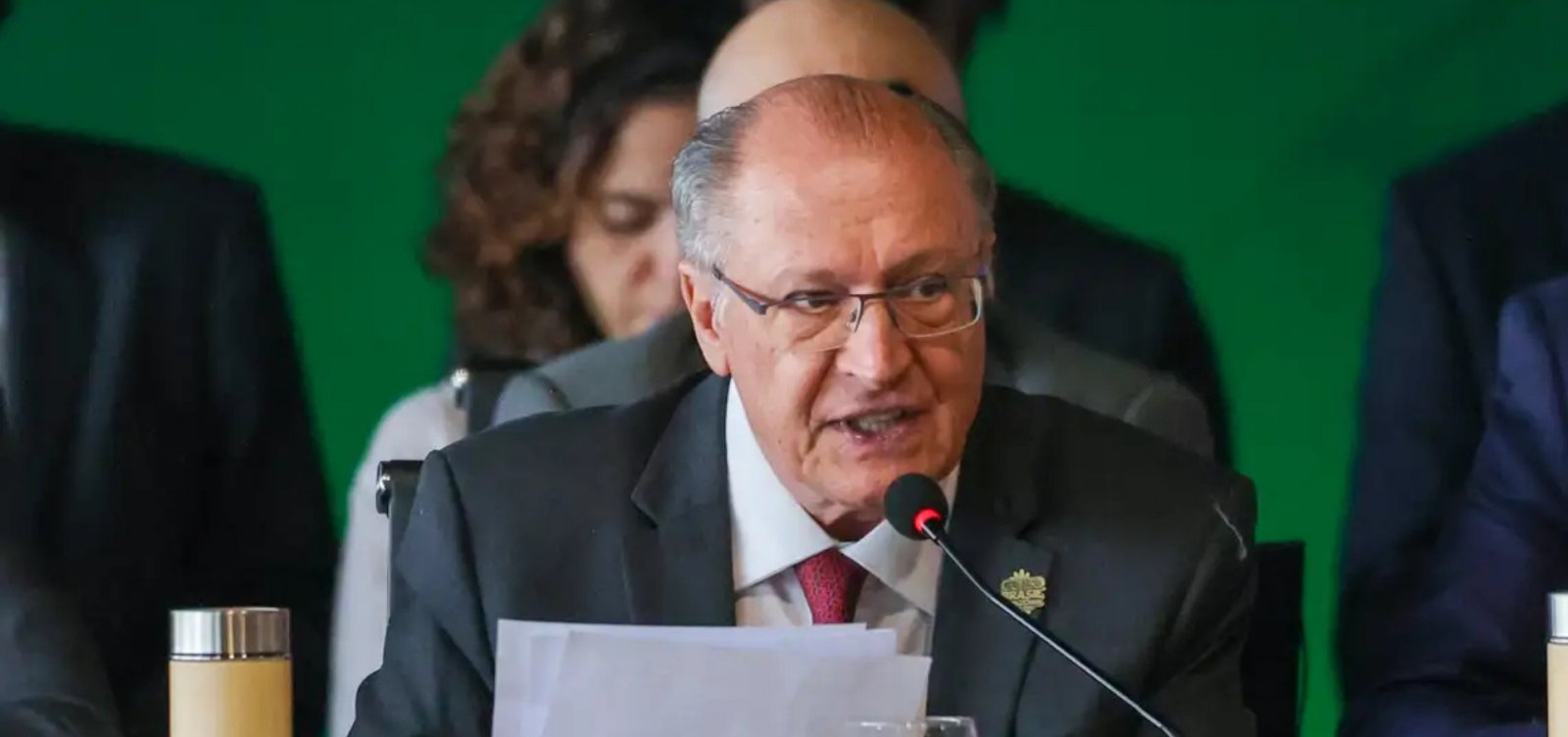 Brasil defende transição energética e valorização das florestas como legado da COP30