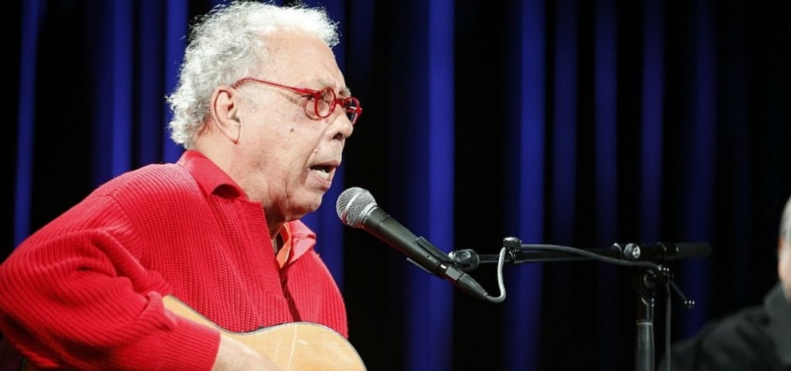 Jards Macalé é homenageado em velório aberto ao público no Rio