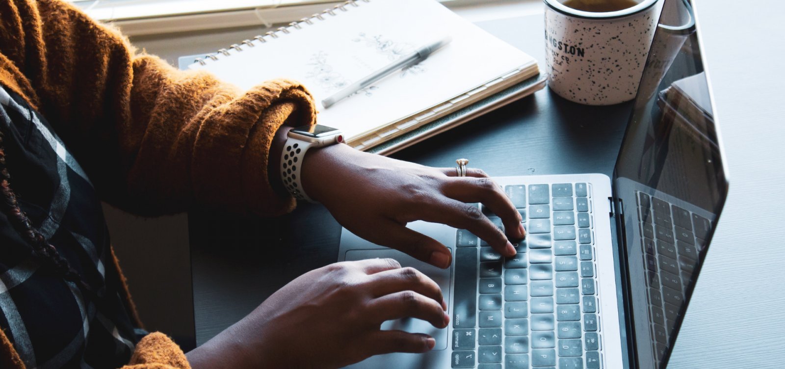 Ambiente de trabalho é o principal cenário de casos de racismo no Brasil, diz pesquisa