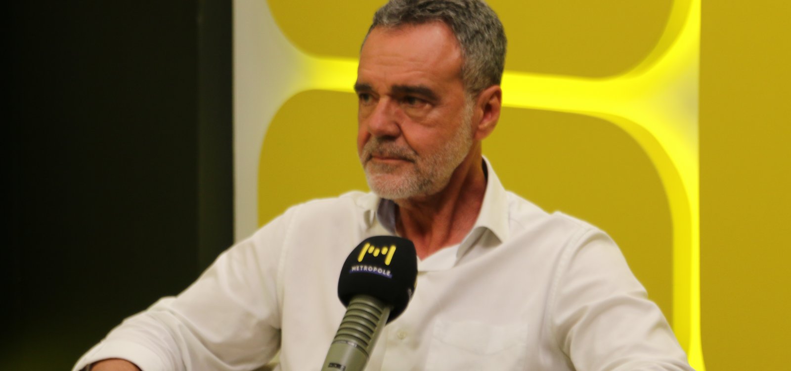 “Não apresenta estatura suficiente para estar ali”, afirma Daniel Almeida sobre presidência de Hugo Motta na Câmara