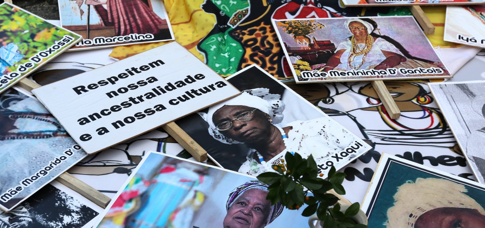 De telas de Orixás viradas a punições revertidas em cesta básica, Brasil revela desafios da luta antirracista