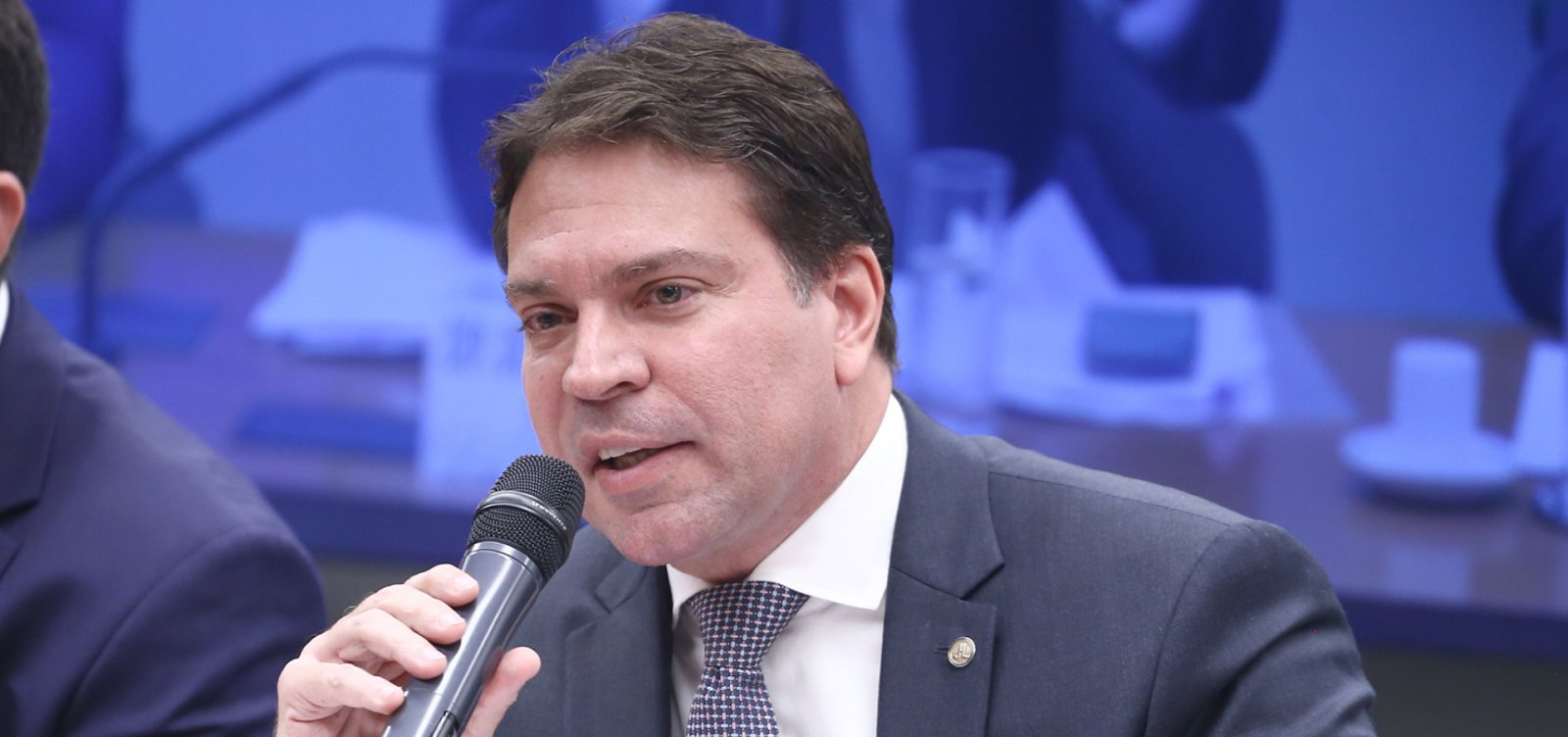 Câmara diz que não foi informada sobre saída de Ramagem do país