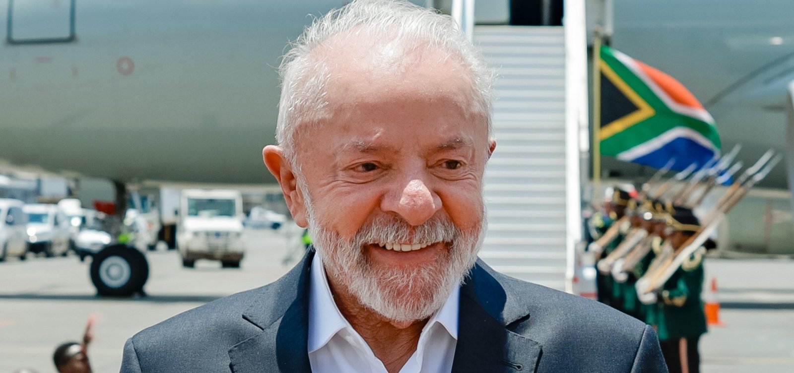 "Justiça decidiu, está decidido", diz Lula sobre prisão de Bolsonaro