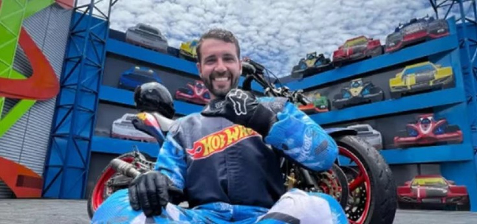 Piloto morre após colidir com obstáculo em show acrobático no Beto Carrero World