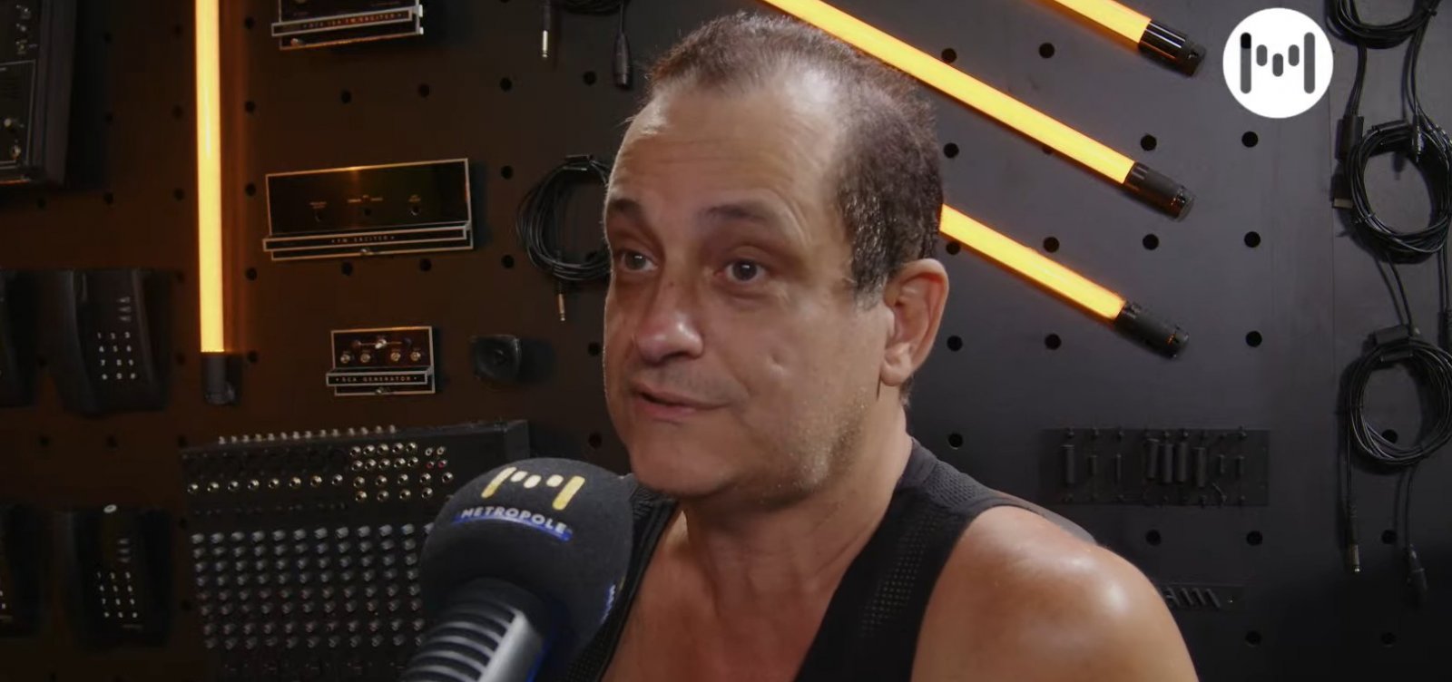 Jornalista Rodrigo Faour resgata história da resistência LGBTQIAPN+ em novo livro: "É uma memória que nos foi negada”