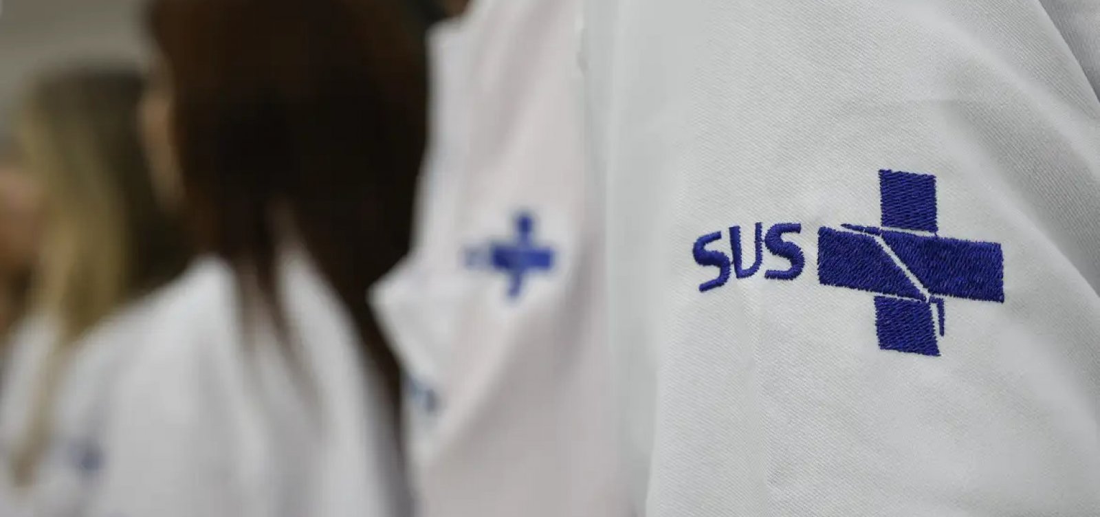 Consultórios móveis reforçam atendimento em cidade atingida por tornado no Paraná