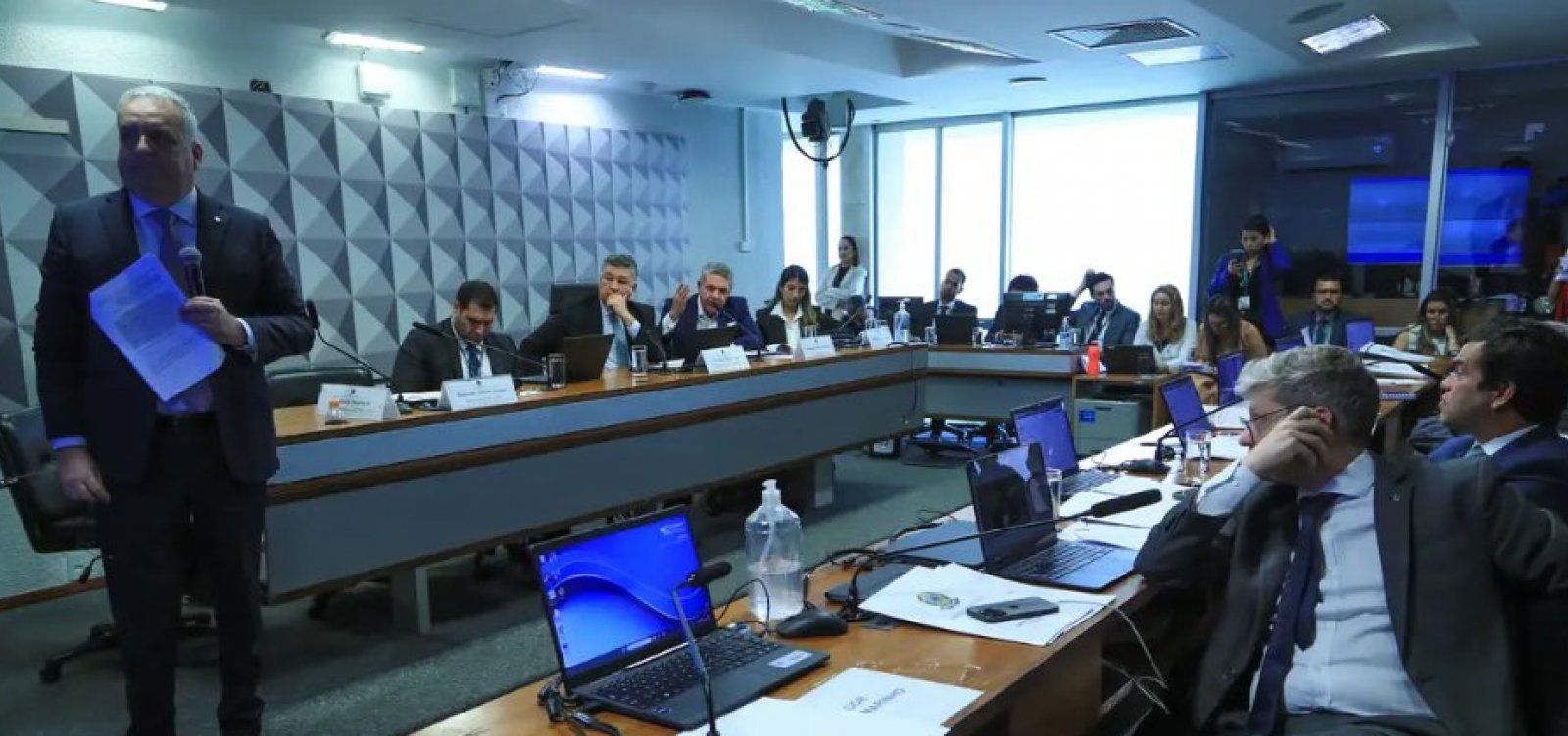 CPMI do INSS adia votação da convocação de Jorge Messias