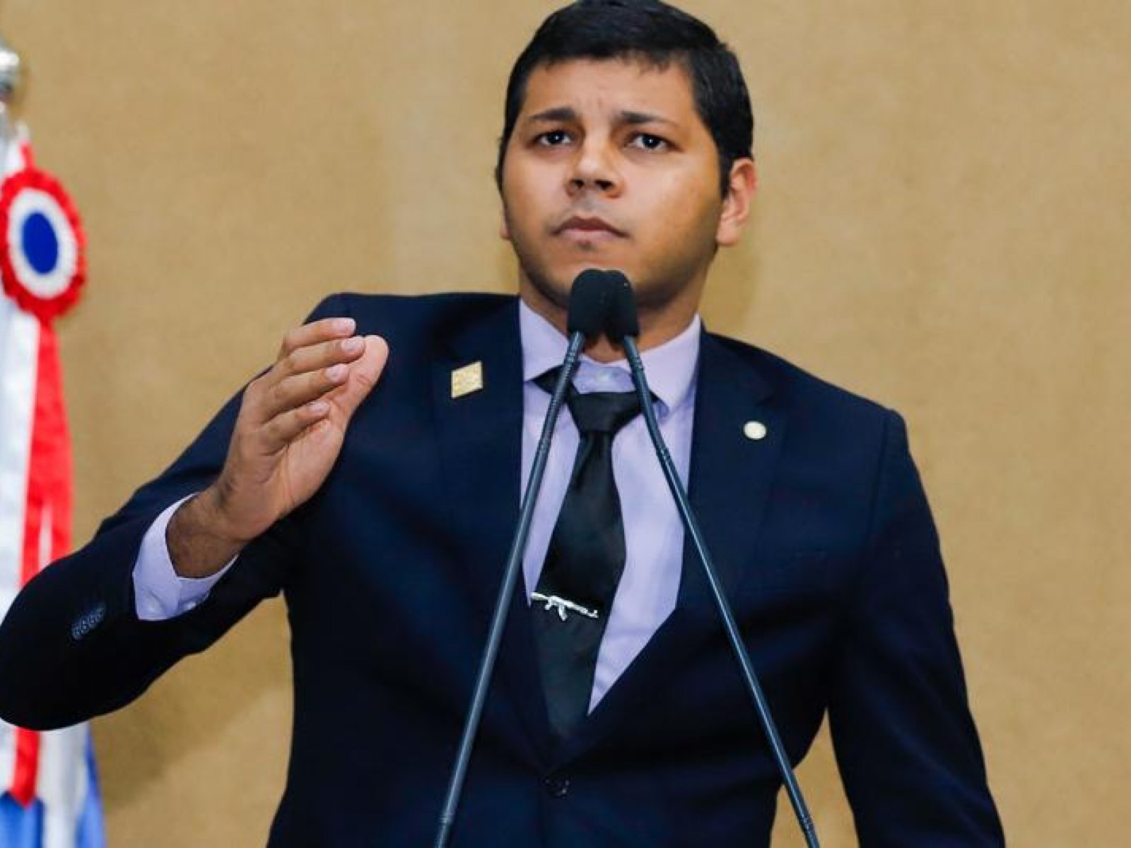 Citando constrangimentos e injustiças, deputado propõe Dia do Orgulho Heterossexual