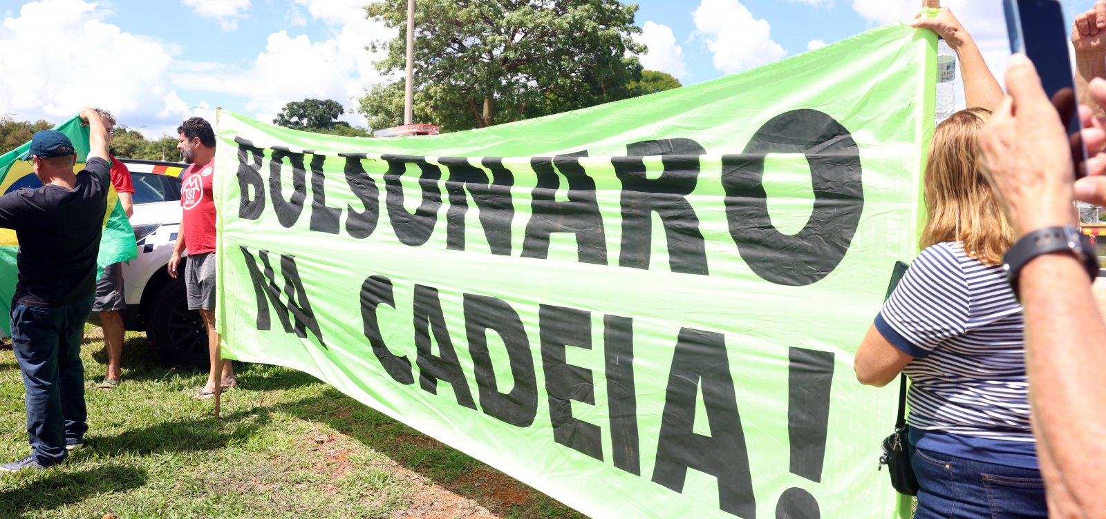 Bolsonaro completa uma semana preso na Superintendência da Polícia Federal