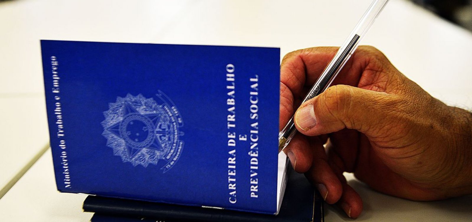 Desemprego atinge 5,4% e registra menor nível da série histórica