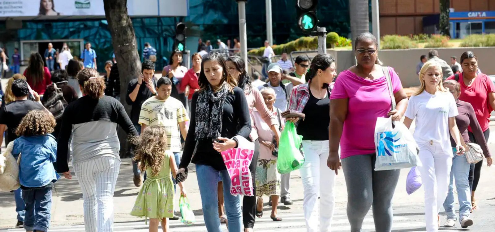 Expectativa de vida no Brasil sobe e atinge 76,6 anos em 2024, aponta o IBGE