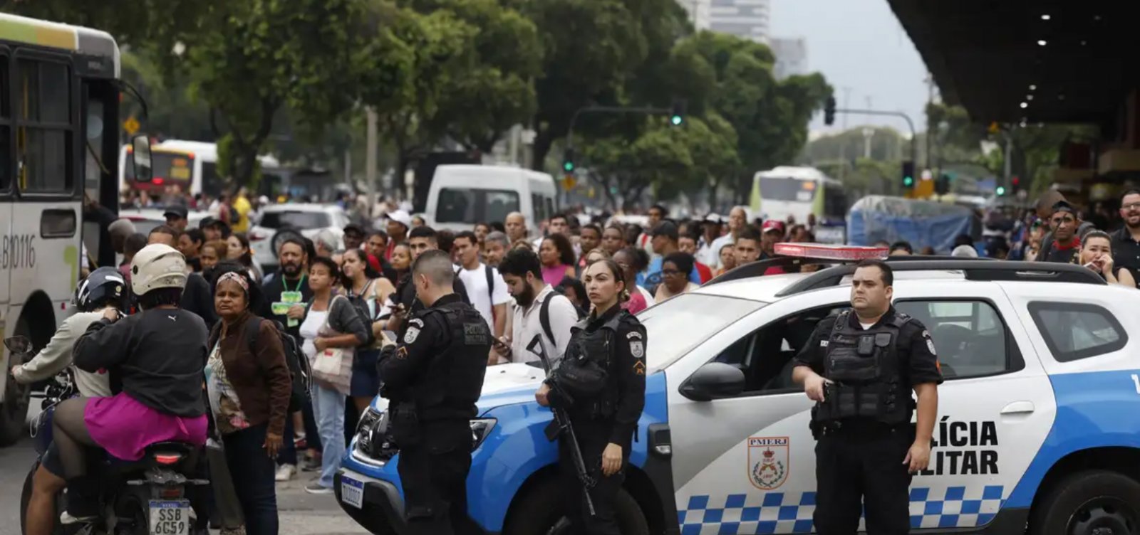 Após um mês da megaoperação, Corregedoria prende cinco PMs por suspeita de crimes  no RJ