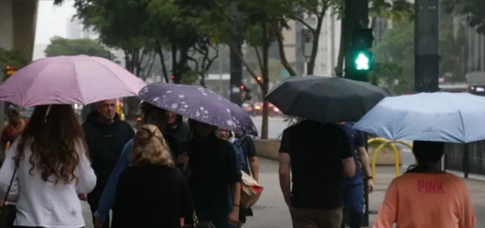 Inmet emite alerta de chuvas intensas para 228 cidades da Bahia