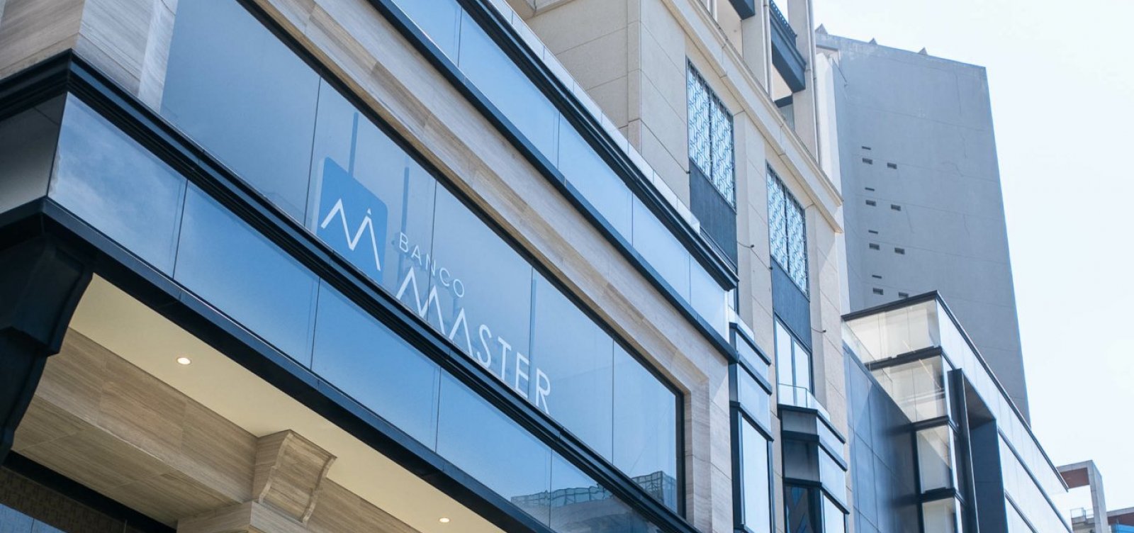 Barreiras a ações contra o Credcesta mostram influência do Banco Master no TJ