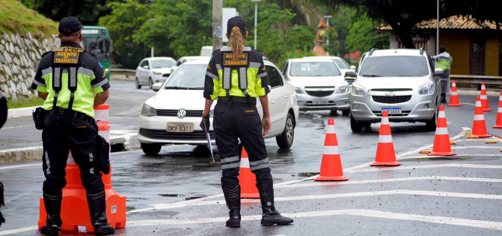 Passadores de blitz cobram para burlar a fiscalização da Lei Seca em Salvador