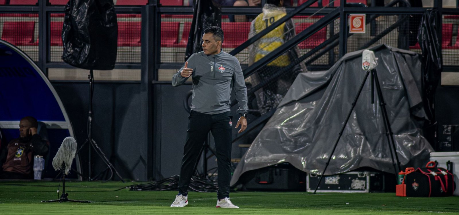 Ventura lamenta goleada, mas mantém confiança: "Vitória é para quem acredita"