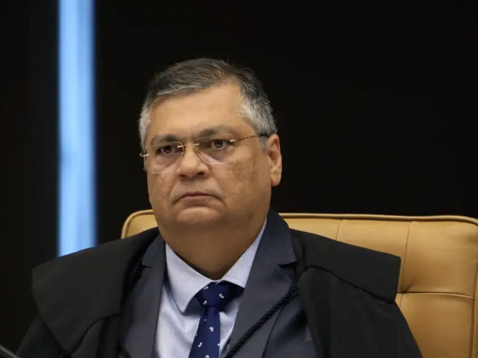 Dino proíbe execução de emendas indicadas por Ramagem e Eduardo Bolsonaro