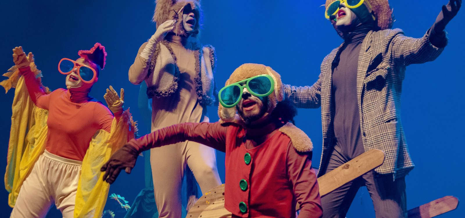 "Os Saltimbancos” celebra um ano em cartaz com duas sessões no Teatro FARESI