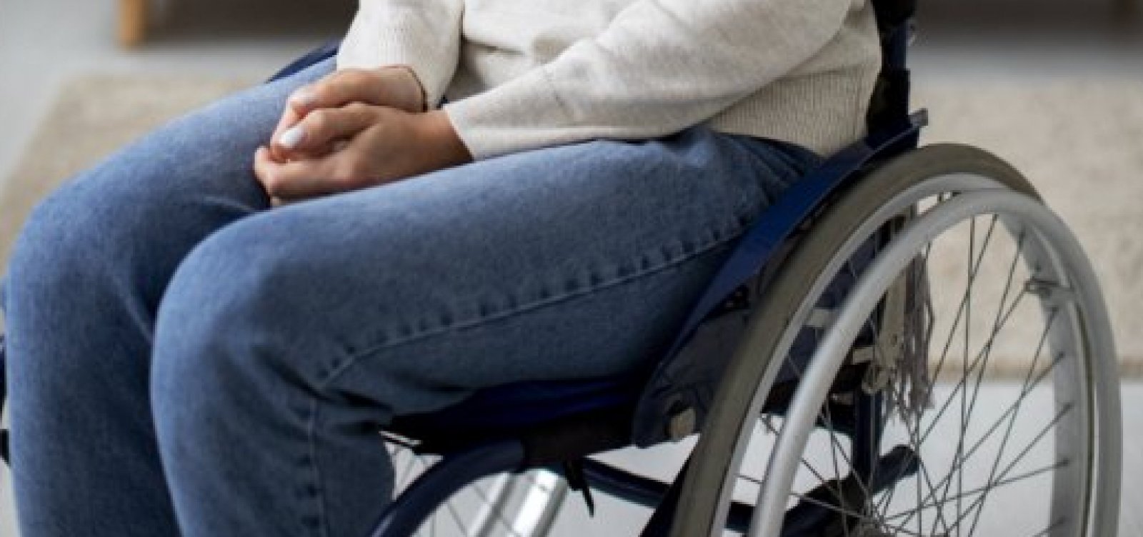 Justiça condena Airbnb por acidente que deixou hóspede paraplégica na Bahia