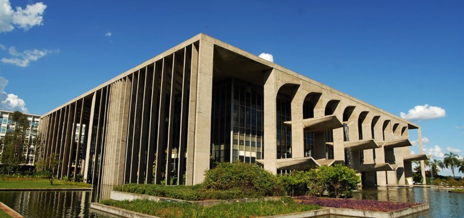 Relatório aponta que Ministério da Justiça executou 0,1% do orçamento de plano contra feminicídio