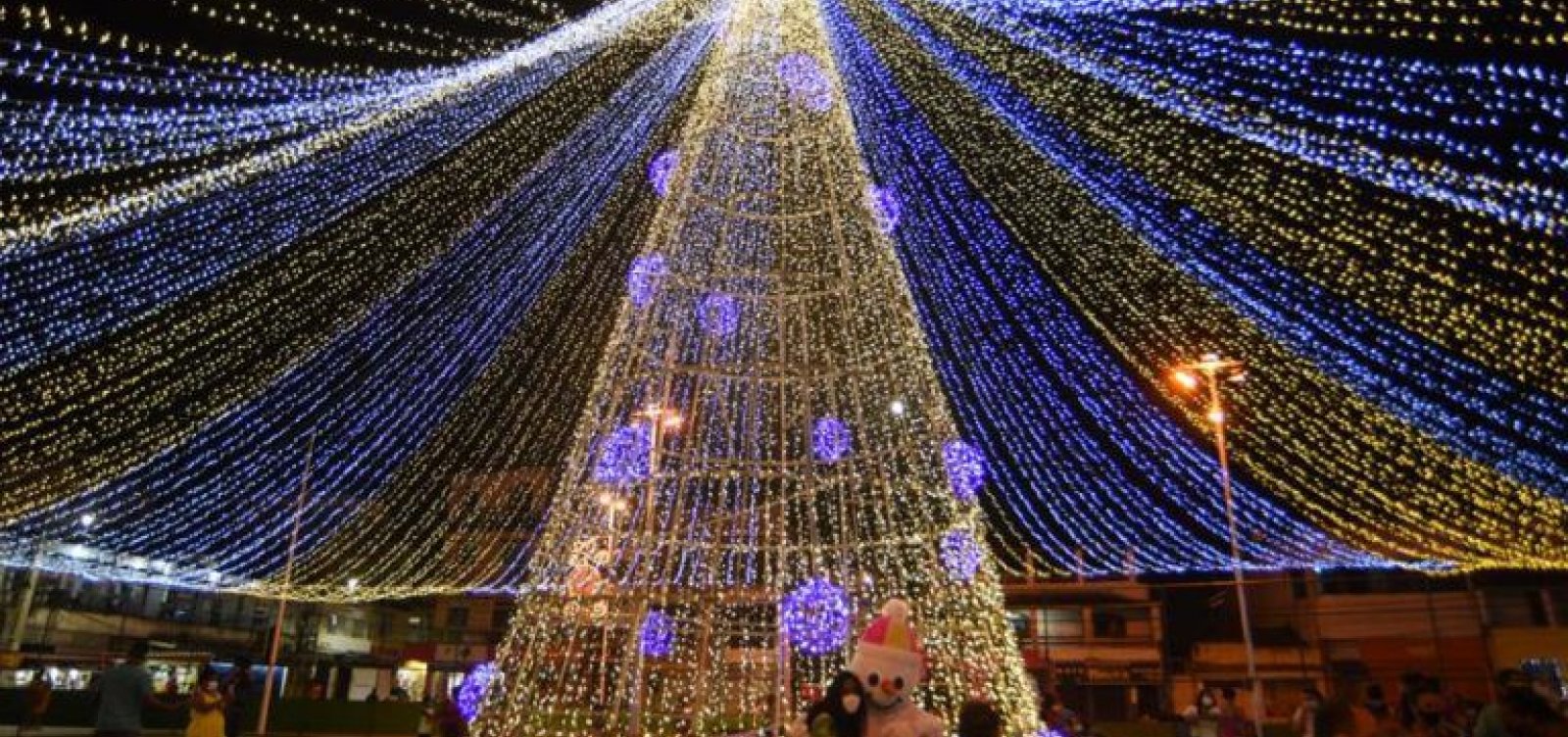 Salvador abre Natal Luz 2025 com missa, parada e Casa do Papai Noel; confira programação do final de semana