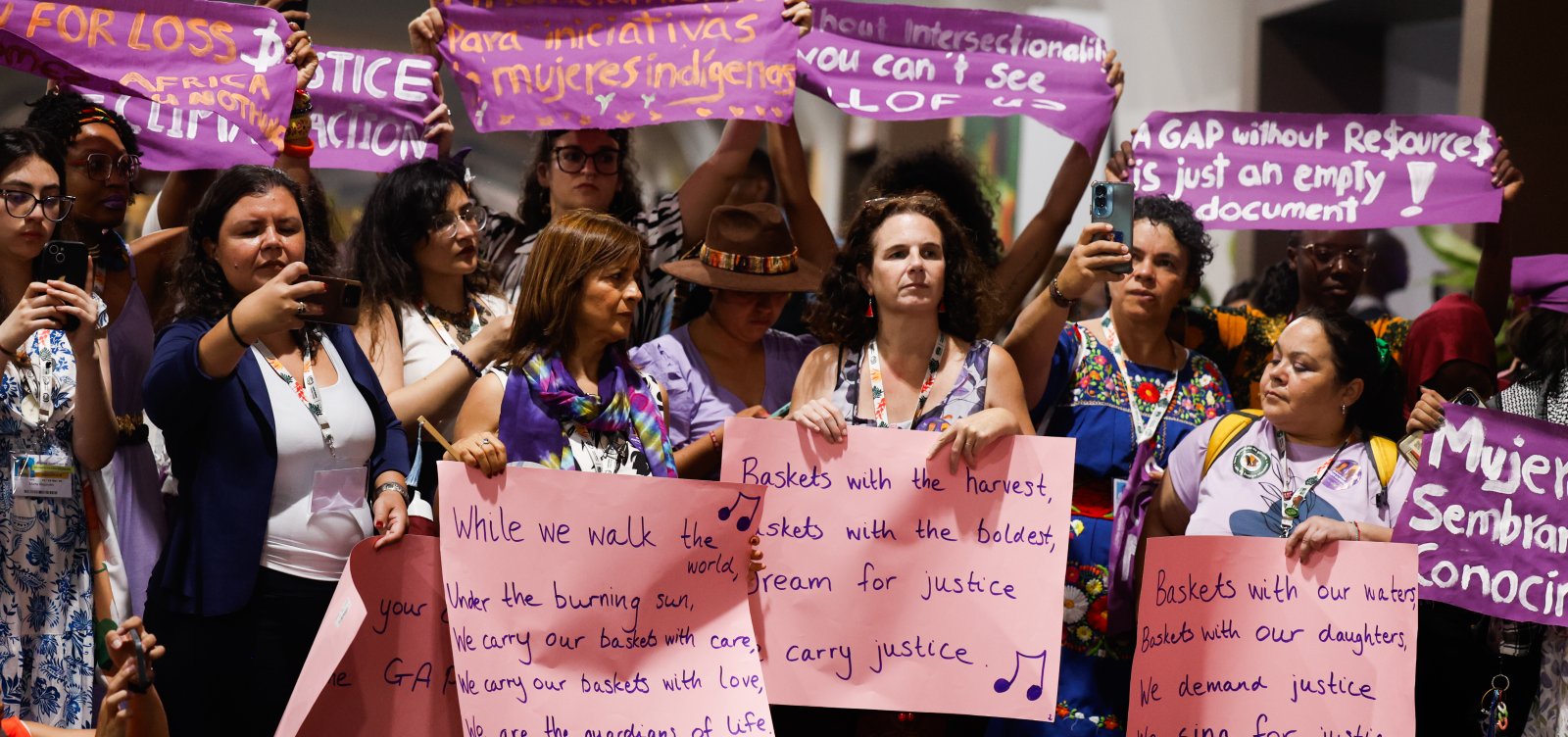 Protestos contra feminicídio marcam domingo no Brasil