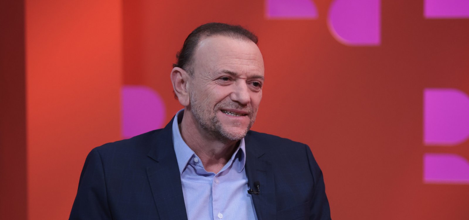 Presidente do PT diz que "não dá para levar a sério" candidatura de Flávio Bolsonaro