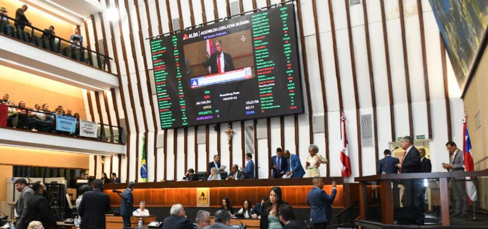 Em sessão na Assembleia, deputados aprovam mudanças no Planserv