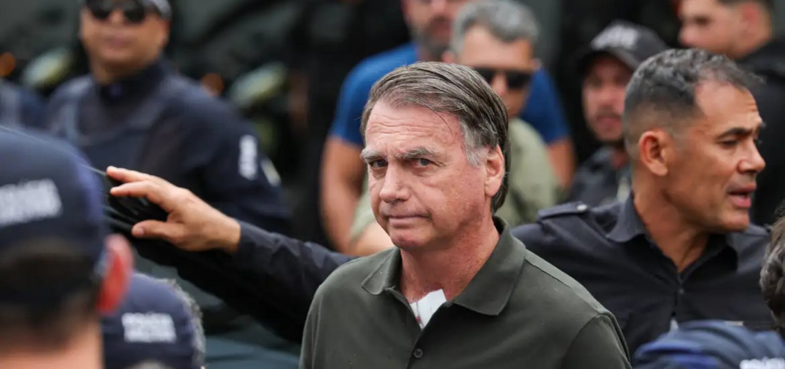 Advogados pedem ao STF autorização para Bolsonaro passar por cirurgia e prisão domiciliar humanitária