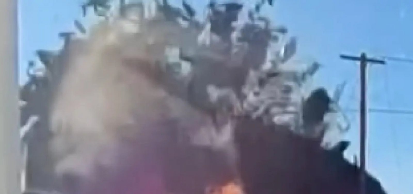 Explosão por vazamento de gás destrói casas e deixa feridos na Califórnia