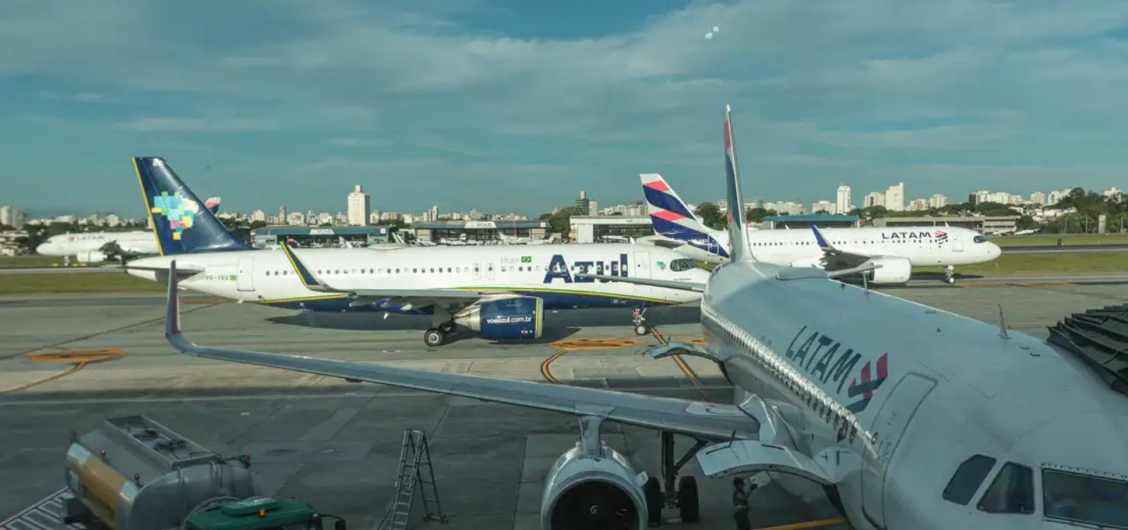 Cancelamentos de voos em SP passam de 400 após vendaval