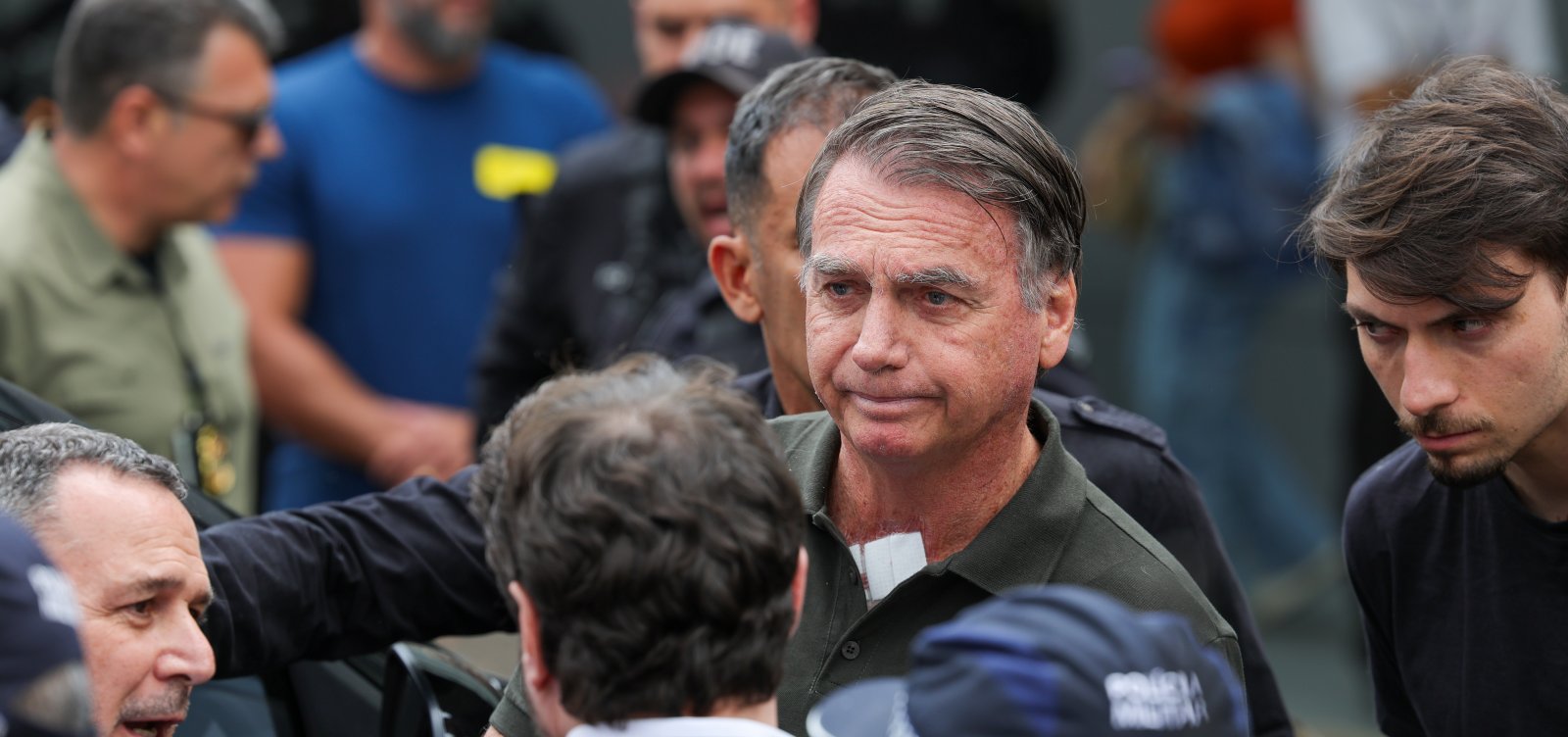 Defesa de Bolsonaro reforça a Moraes pedido de cirurgia "com máxima urgência"