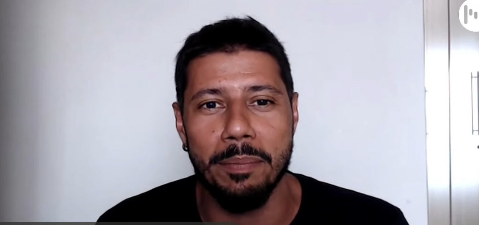 Poeta Daniel Farias comenta lançamento do livro Tudinho: “Não podia ficar parado no papel”