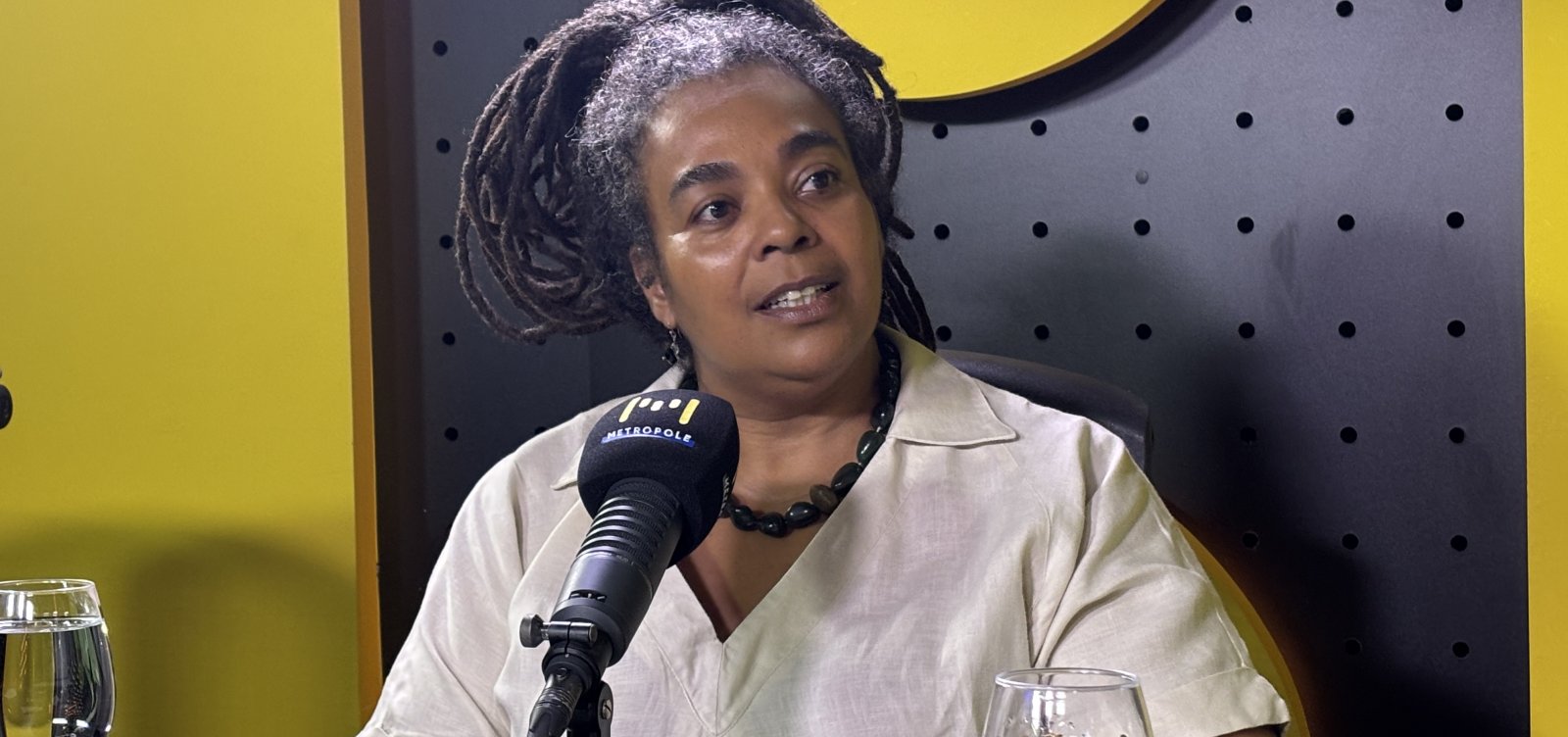 Diretora de documentário sobre mulheres negras e o crack celebra ruptura de barreiras e comenta hostilidade no cinema