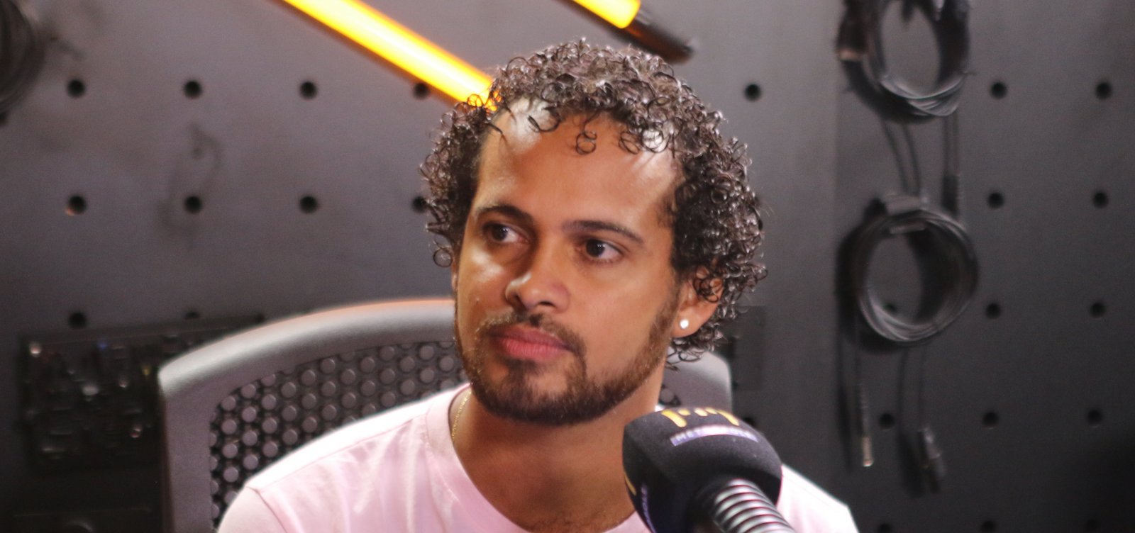 “É muito importante retratarmos as nossas histórias”, diz cineasta Lúcio Lima sobre seu novo curta