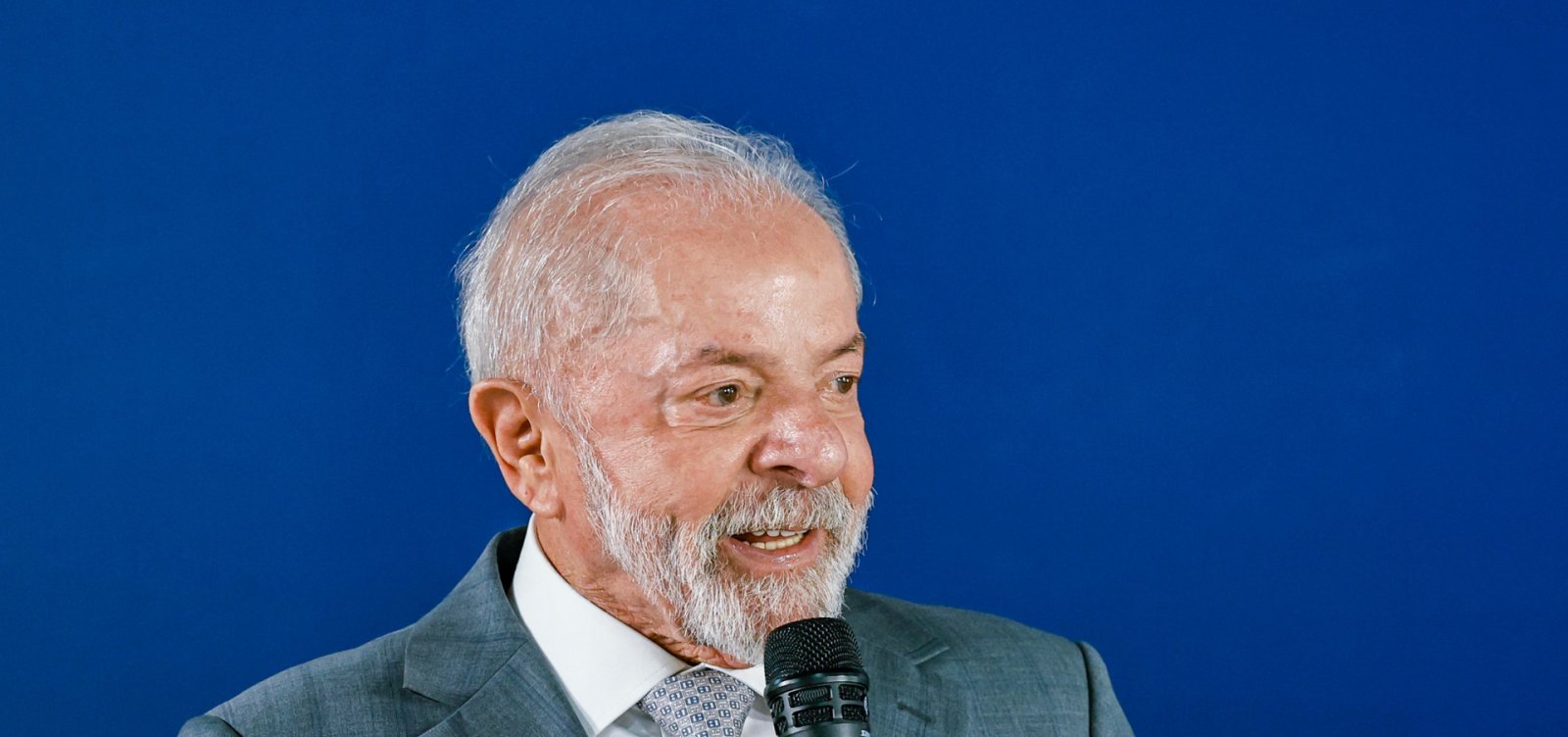 Lula diz que afirmou a Trump que "é mais barato conversar do que fazer guerra"