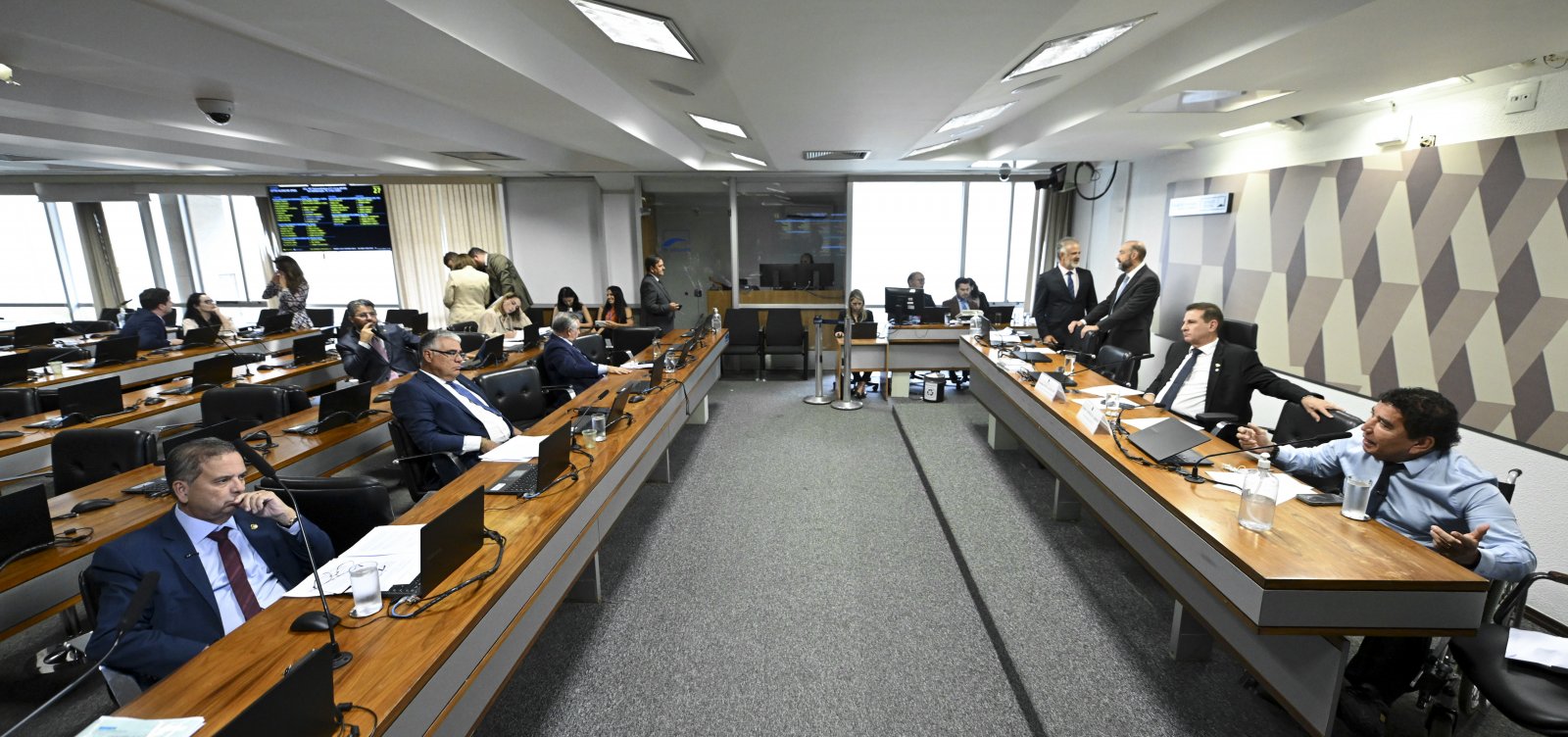 CCJ do Senado aprova PL da Dosimetria e texto vai ao plenário