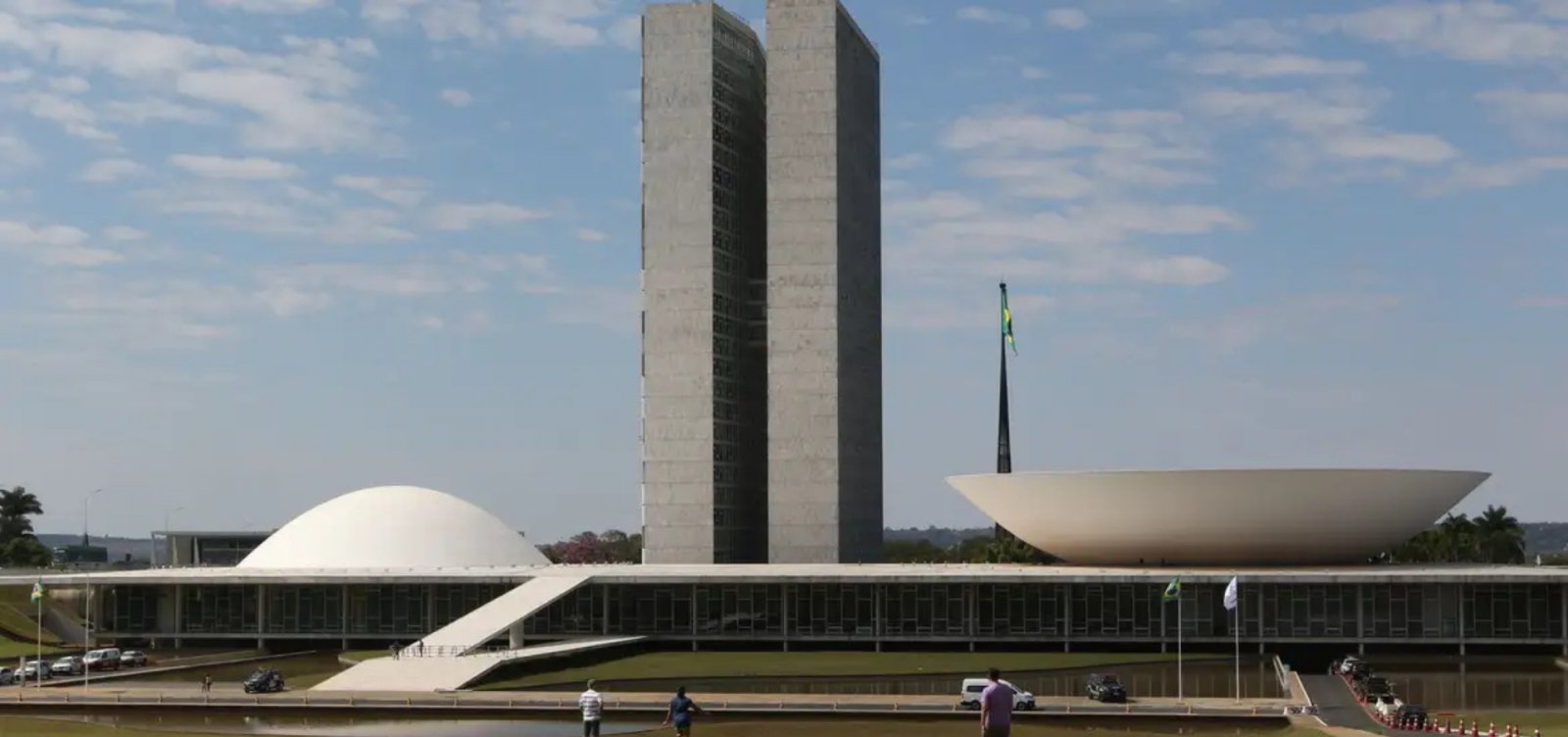 Bancadas recorrem ao STF para suspender avanço de projeto que reduz penas por atos golpistas