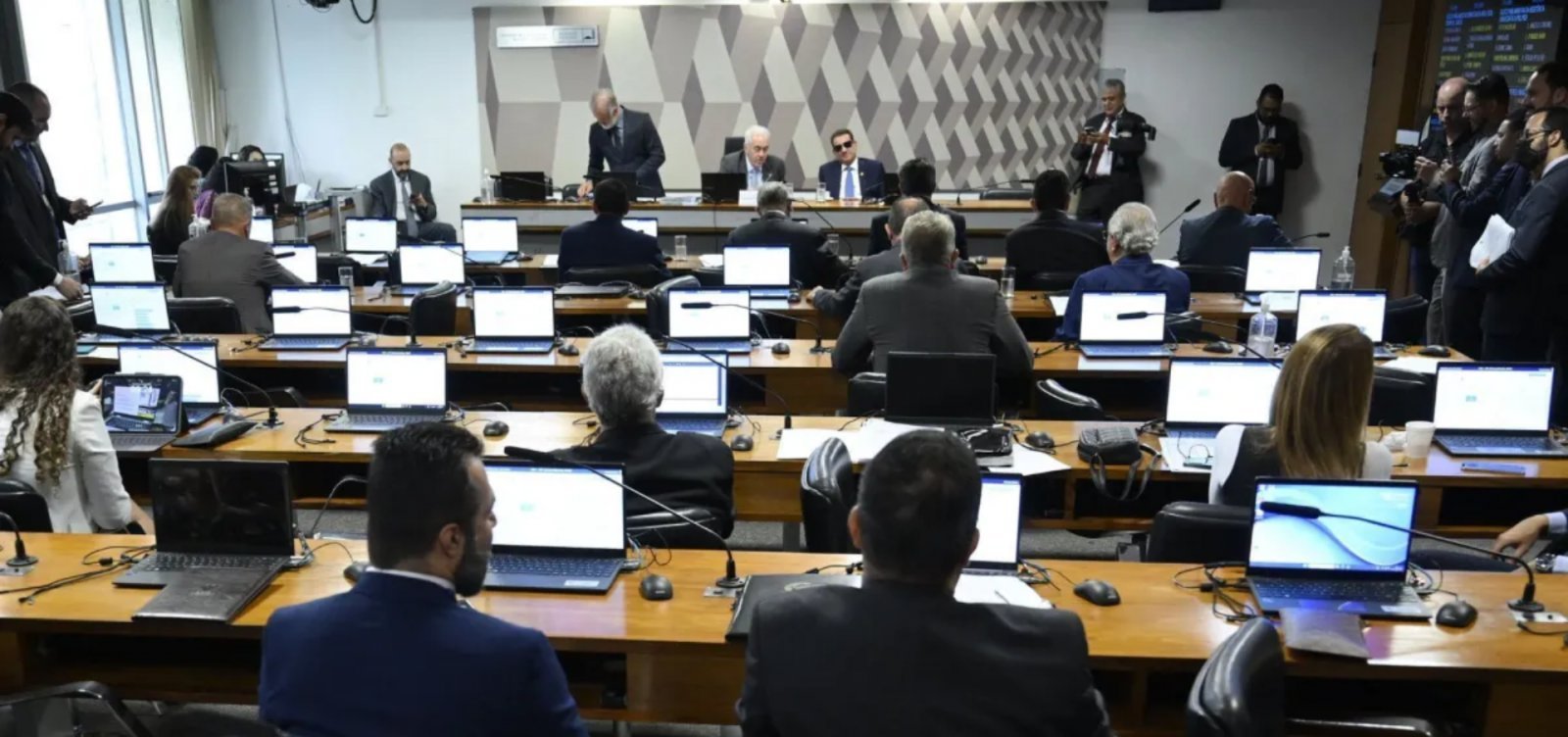 Comissão aprova meia-entrada para pessoas com doenças crônicas ou raras