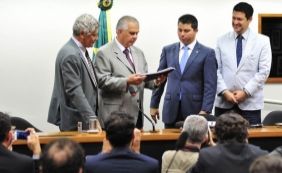 Parecer final sobre Cunha é entregue por relator ao Conselho de Ética