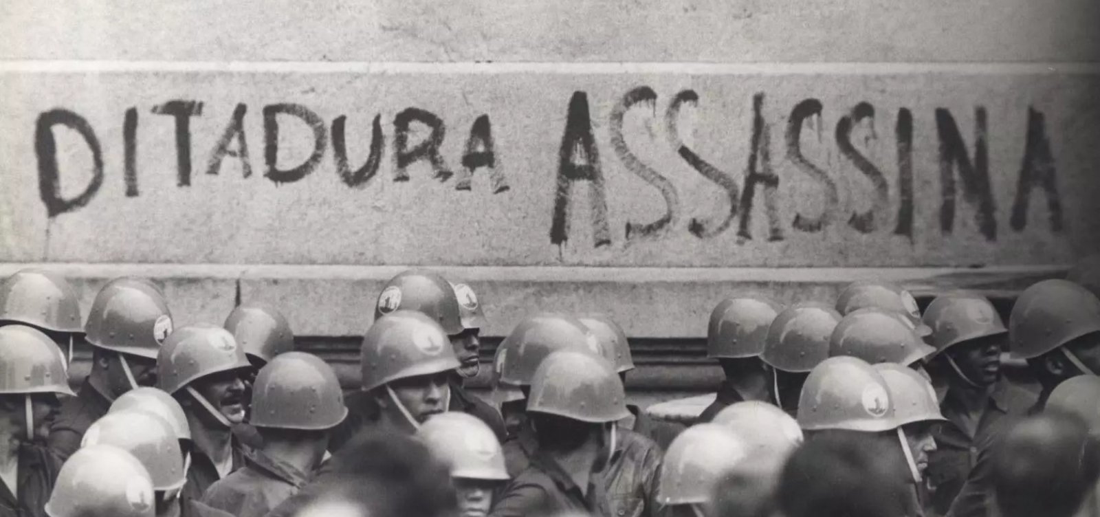 Alba aprova lei que proíbe homenagens à Ditadura Militar na Bahia