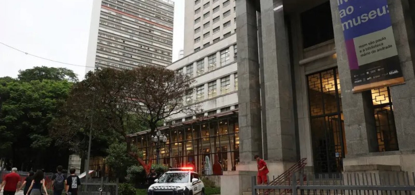 Mulher é presa suspeita de colaborar com roubo de obras de arte em SP