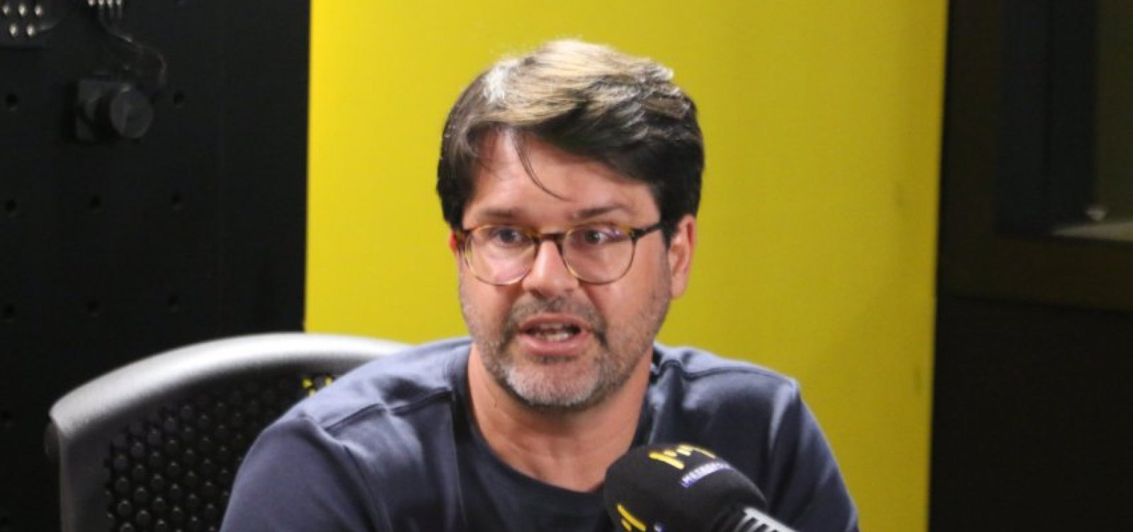 Bellintani critica obsessão por parecer rico e alerta para “tentativa de preencher vazios”