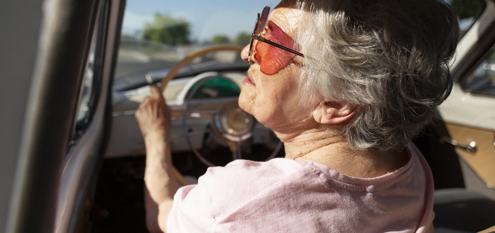 Projeto de lei prevê desconto na compra de carros para idosos