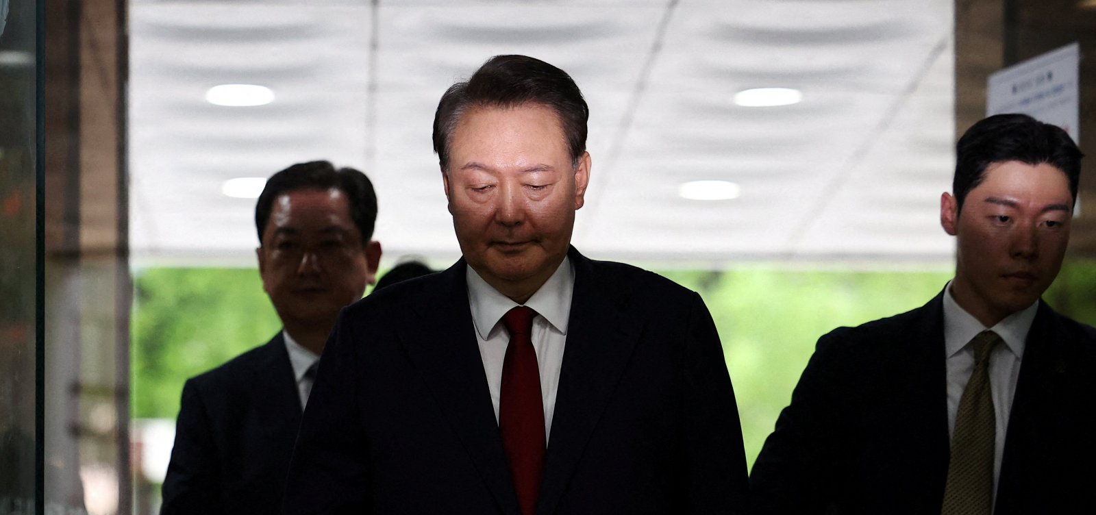 Procuradoria pede 10 anos de prisão a ex-presidente da Coreia do Sul após imposição de lei marcial