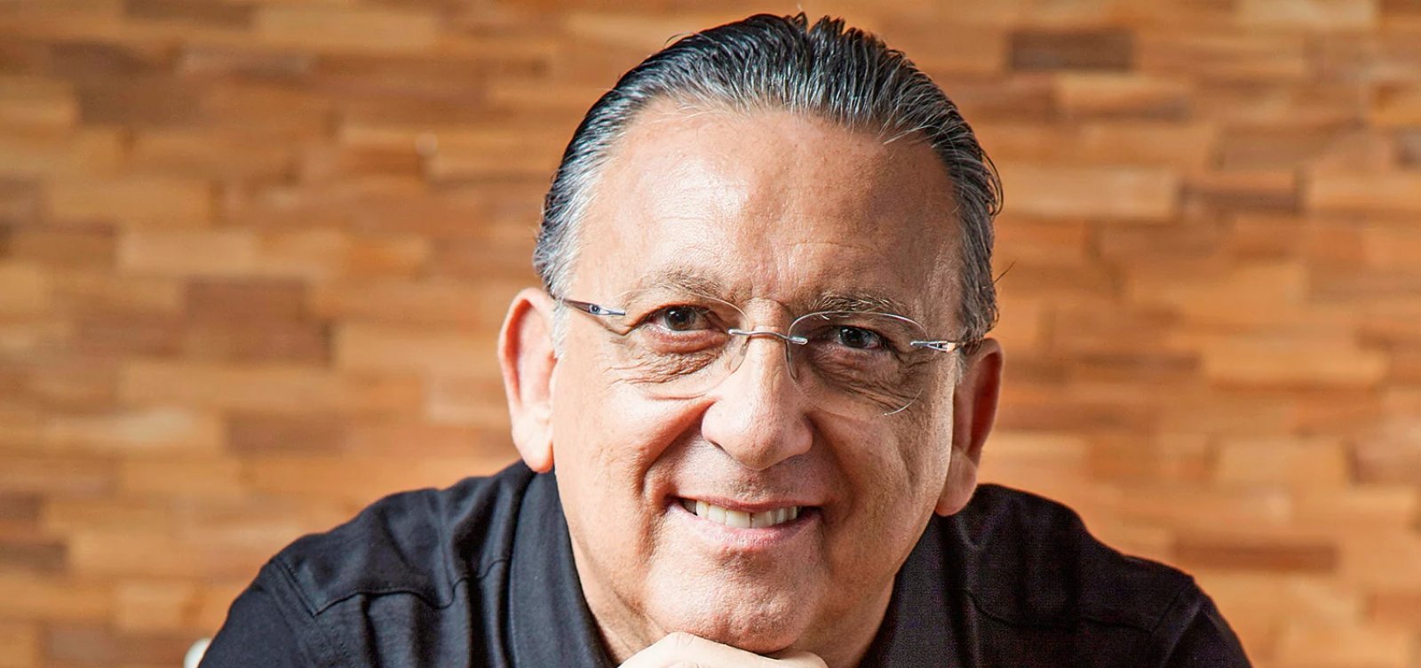 Galvão Bueno permanece internado com quadro estável